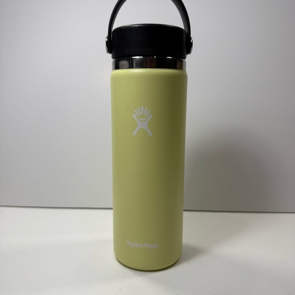 Hydro Flask Light Yellow 21 oz  Water Bottle - Picture 1 of 6
